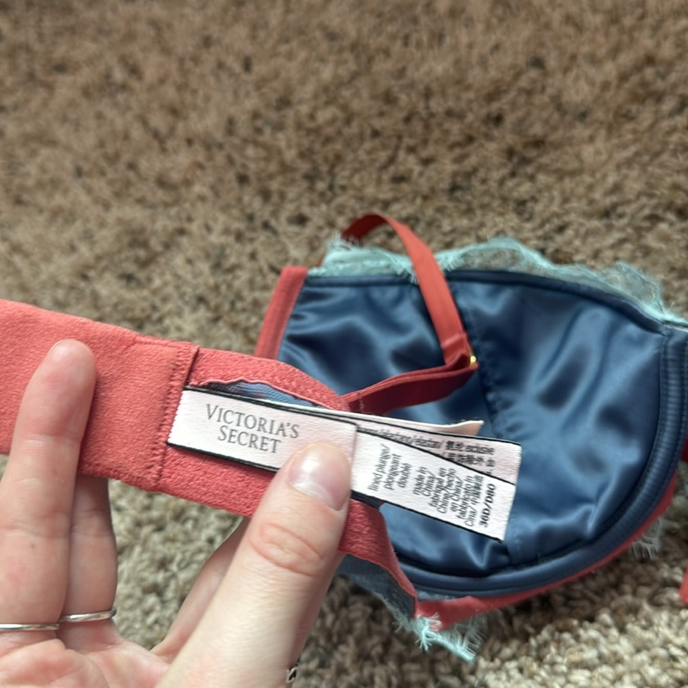 Victoria’s Secret Bra Bundle - Picture 11 of 12